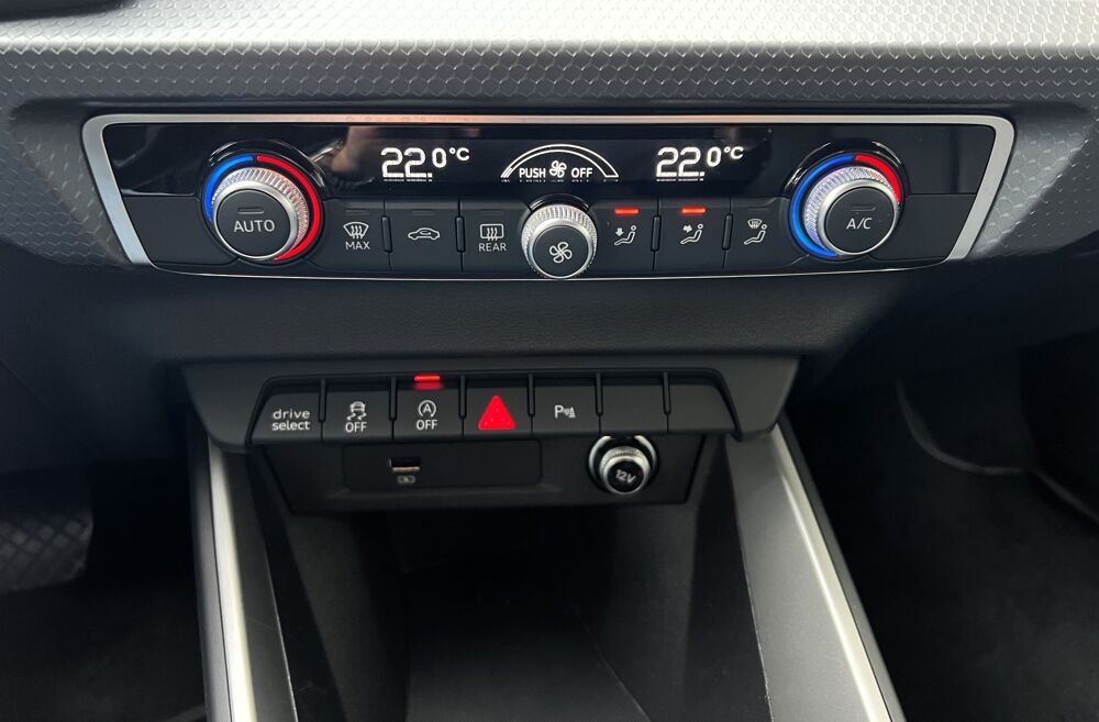 A1 CITYCARVER ALLSTREET 1.0 30 TFSI 110 ch DESIGN LUXE S-TRONIC 2021 occasion 77700 Serris