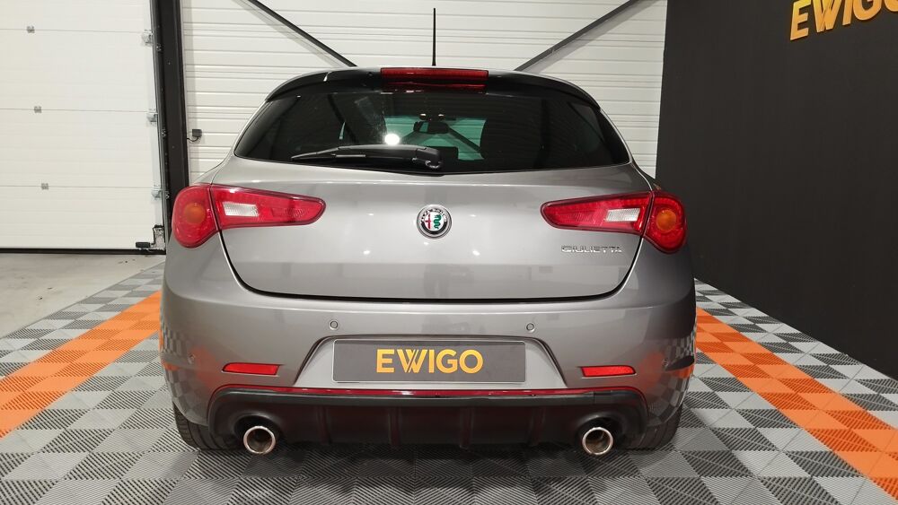Giulietta 2.0 JTDM 150CH LUSSO / DISTRIBUTION OK / CLIMATISATION AUTO 2017 occasion 17430 Tonnay-Charente