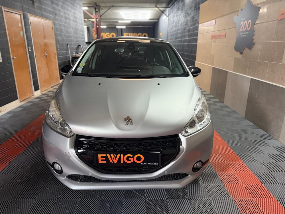 208 GENERATION-I 1.6 E-HDI 115 CH FELINE-TOIT PANO-BLUETOOTH 2013 occasion 60740 Saint-Maximin