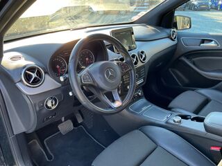 Classe B 1.6 180 120 SENSATION 7G-DCT BVA / ENTRETIENS MERCEDES / CAM 2017 occasion 17000 La Rochelle
