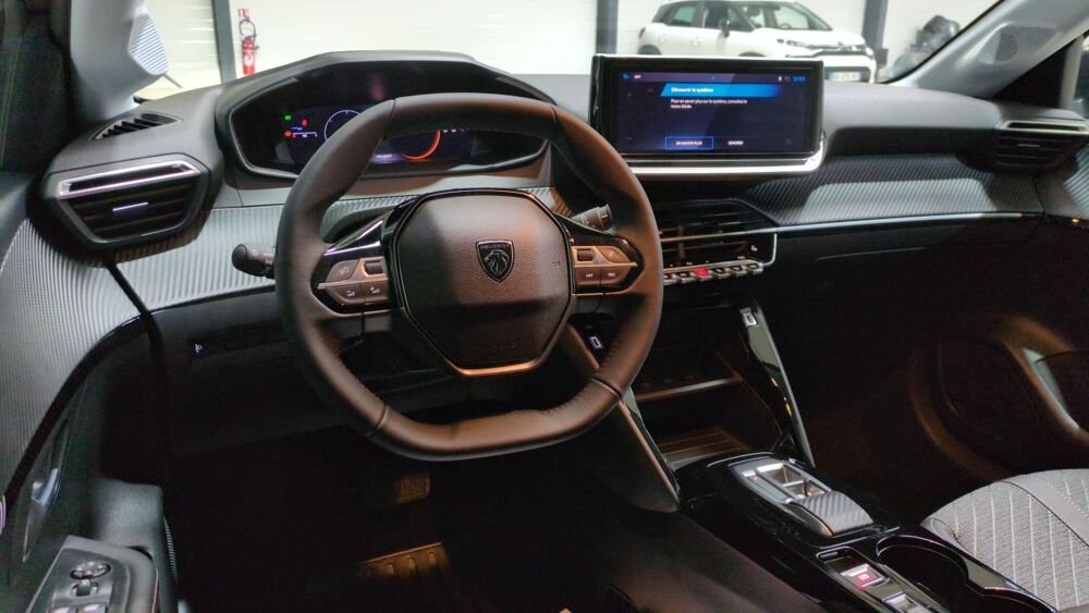 208 HYBRID 145ch ALLURE + APPLE CARPLAY + AIDE AU STATIONNEMENT 2026 occasion 38420 Le Versoud