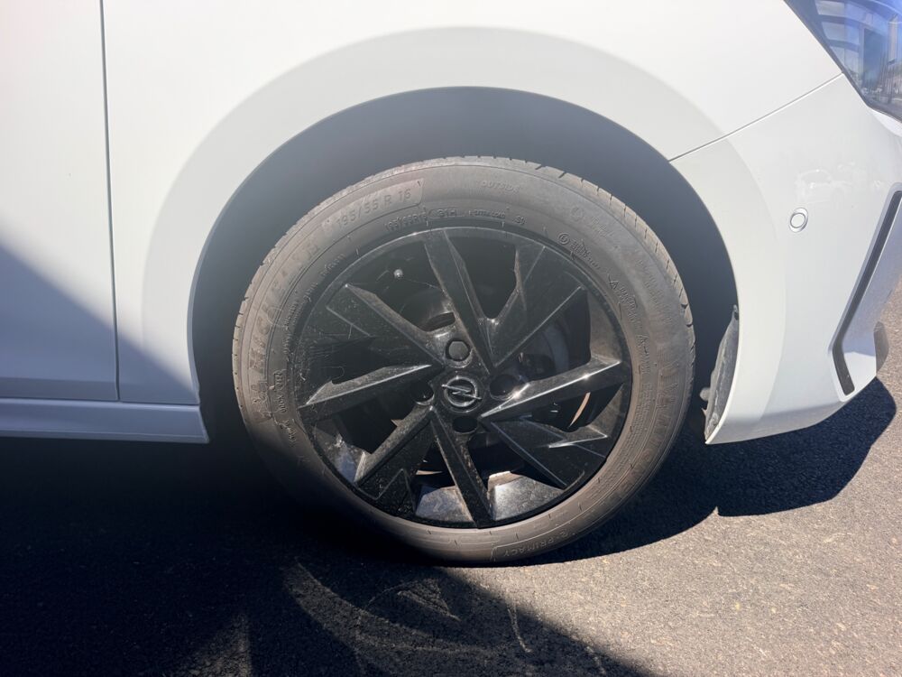 Corsa 1.2 T 75 CH MID-LIFE EDITION + CAMERA DE RECUL + CARPLAY 2024 occasion 97410 Saint-Pierre