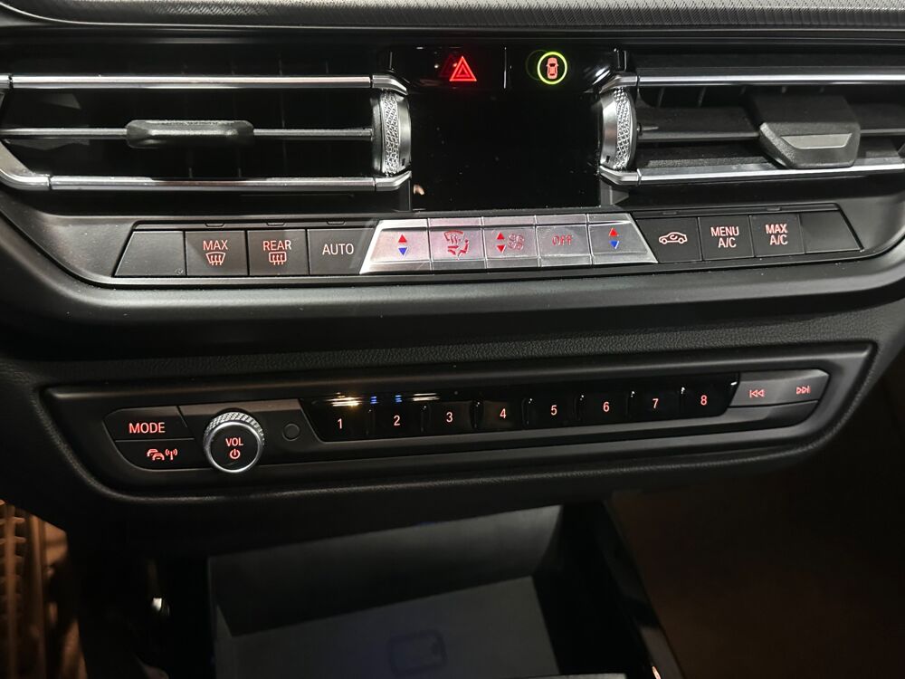 S&eacute;rie 1 1.5 118 I 140 CH M SPORT F40 BVA / AFFICHAGE TETE HAUTE 2019 occasion 29000 Quimper