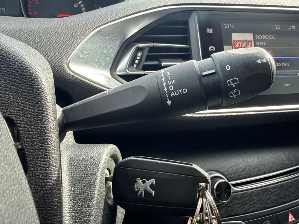 308 GENERATION-II 1.2 110 ch ALLURE START-STOP - BLUETOOTH - RAD 2015 occasion 27000 &Eacute;vreux