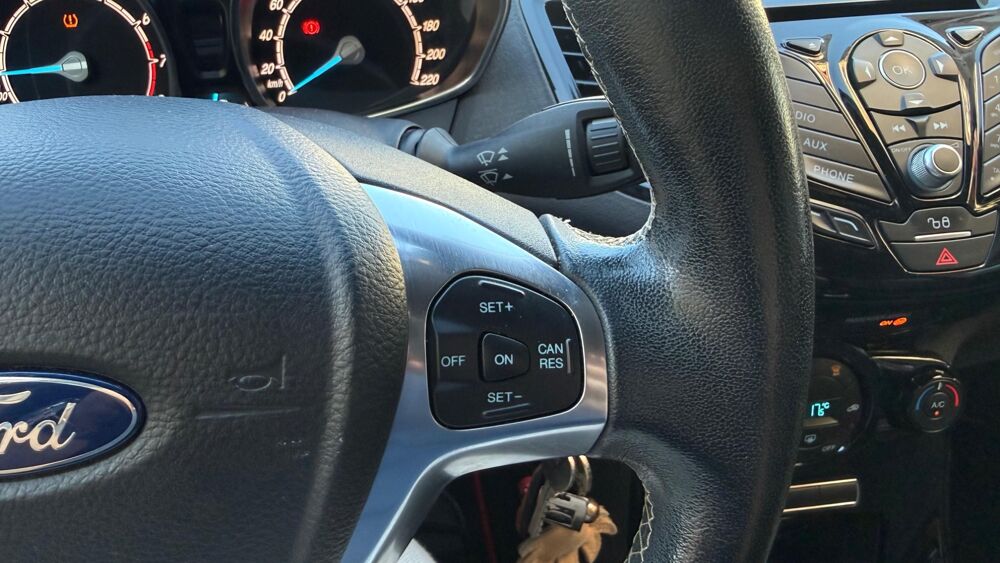 Fiesta 1.0 T ECOBOOST 100 TITANIUM - RADAR DE RECUL - FAIBLE KILOME 2015 occasion 69150 D&eacute;cines-Charpieu