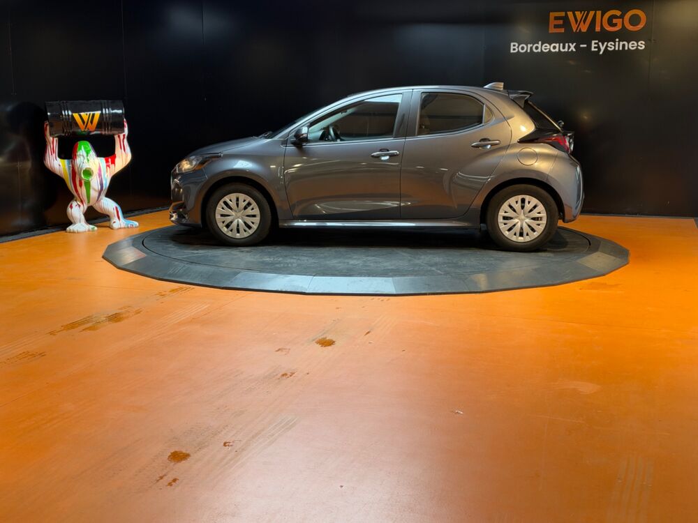 Yaris 1.5 VVTI 116ch FULL-HYBRID 0.8KWH DYNAMIC BVA // ENTRETIEN T 2022 occasion 33320 Eysines