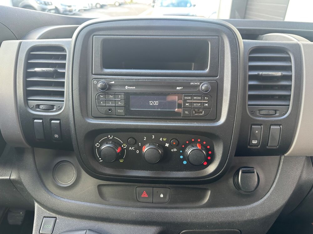 Trafic COMBI 1.6 DCI 125ch L1 LIFE 9 PLACES 2016 occasion 38420 Le Versoud