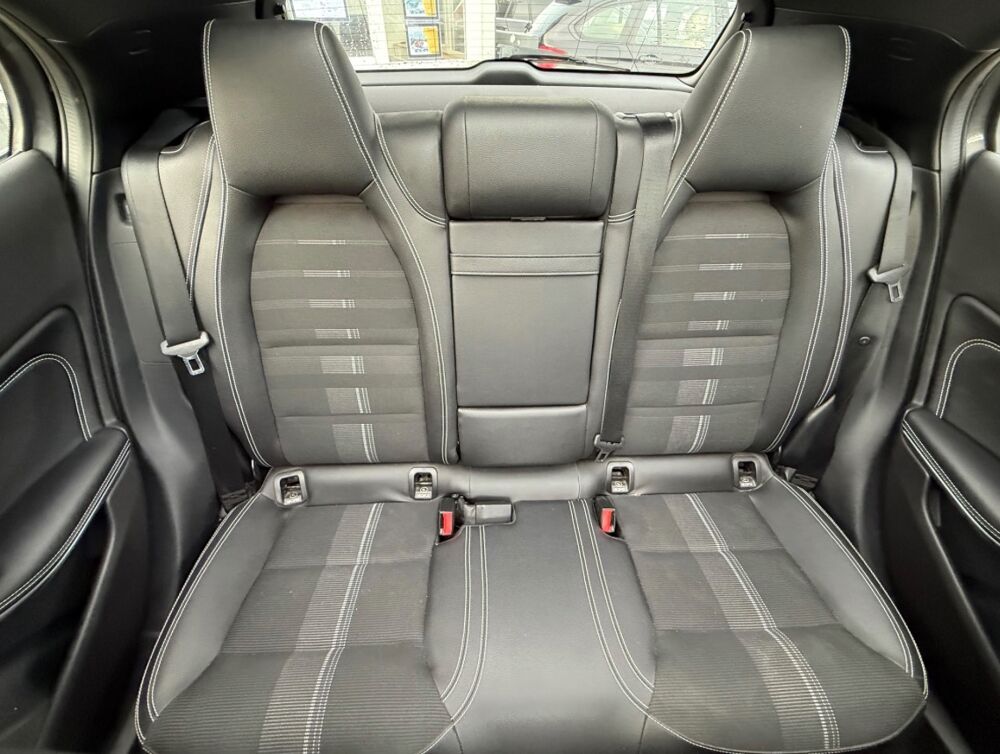 Classe GLA 2.2 220 D 175 FASCINATION 7G-DCT BVA - CAM&Eacute;RA DE RECUL - TOI 2018 occasion 27000 &Eacute;vreux