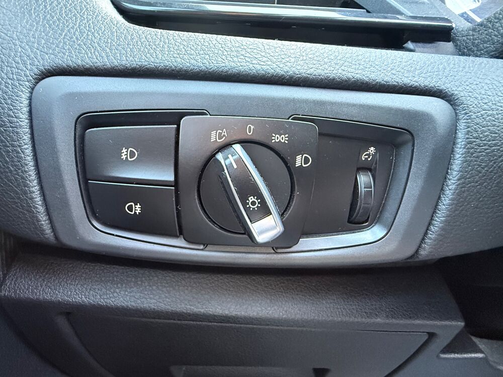Serie 2 218 D 2.0 ACTIVE-TOURER SPORT 150Ch BVA - TOIT OUVRANT 2015 occasion 26000 Valence