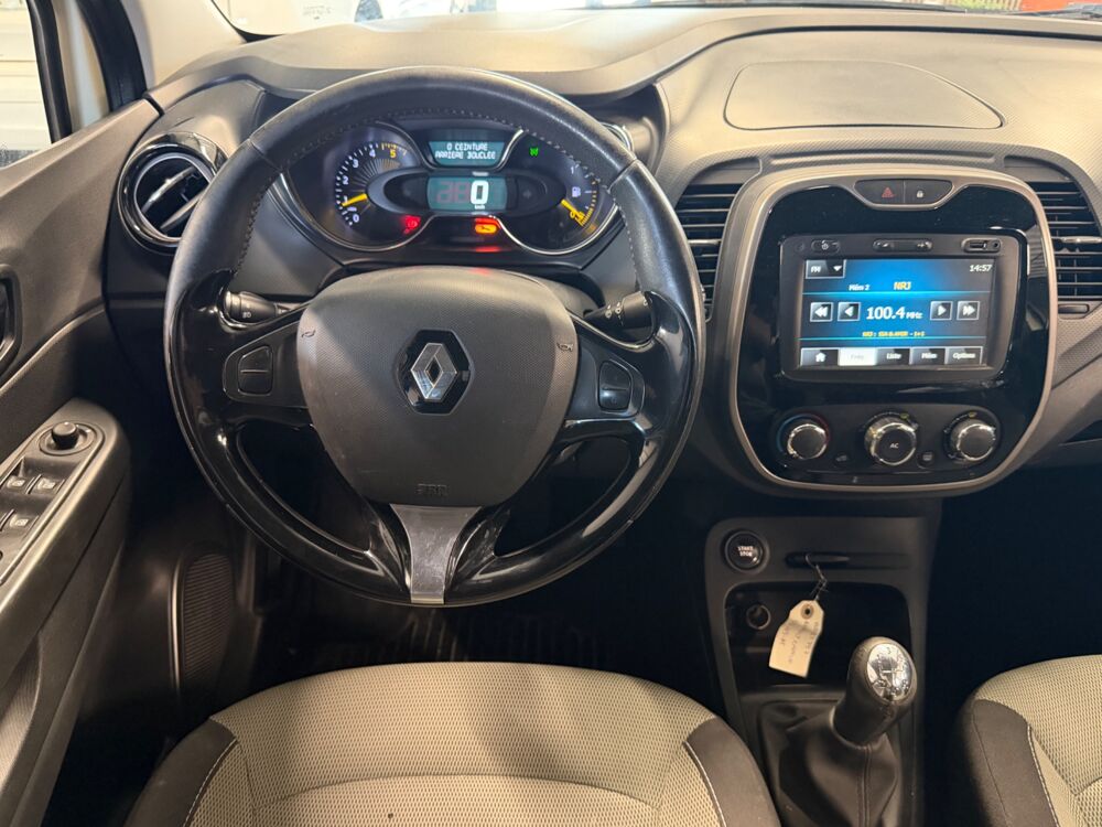 Captur 1.5 DCI 90 ECO - BUSINESS - DISTRIBUTION NEUVE - 4 PNEUS NEU 2014 occasion 79000 Niort