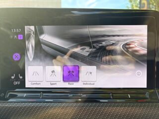 Golf 2.0 TSI 320ch R 4MOTION DSG BVA / TOIT OUVRANT - HARMAN KARD 2023 occasion 76150 Saint-Jean-du-Cardonnay