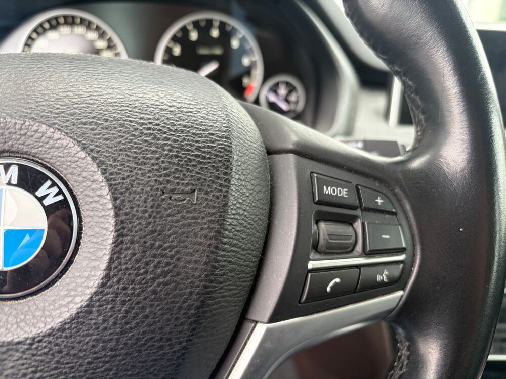 X5 III (F15) xDrive40eA 313ch Lounge Plus BVA - Entretien Const 2018 occasion 64122 Urrugne
