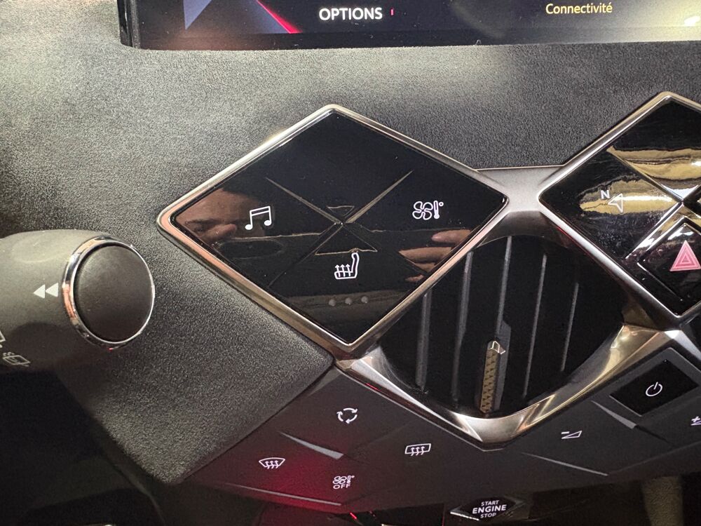 DS3 CROSSBACK 1.5 130 CH PERFORMANCE LINE EAT8 / RADARS AV & AR 2022 occasion 29000 Quimper