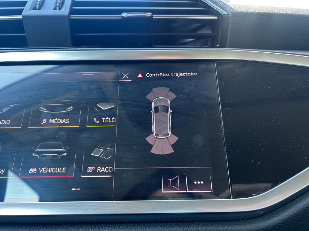 Q3 1.5L 35 TFSI 150ch DESIGN / APPLE CARPLAY SANS FIL + SIEGES 2019 occasion 38420 Le Versoud