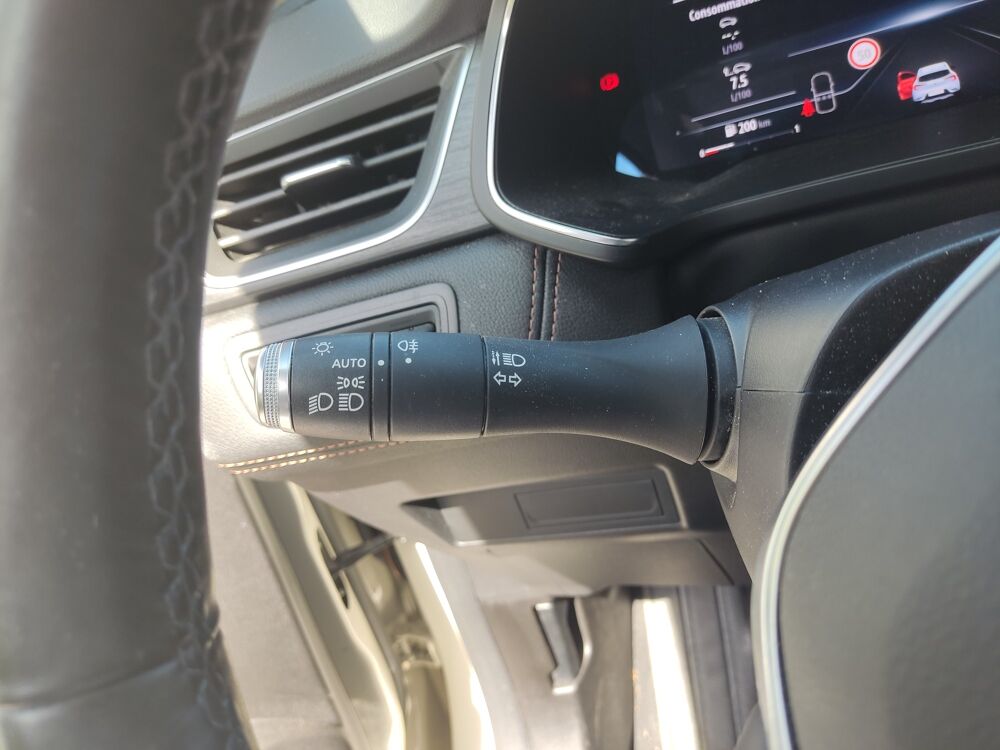 Captur 1.3 TCE 130 INITIALE PARIS EDC BVA 2020 occasion 69150 D&eacute;cines-Charpieu
