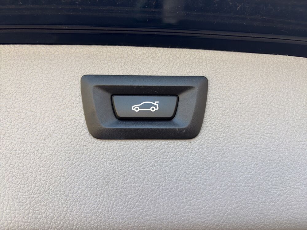 S&eacute;rie 3 TOURING 2.0 320 D 190 Lounge BVA - Entretien suivi - Garanti 2018 occasion 68000 Colmar