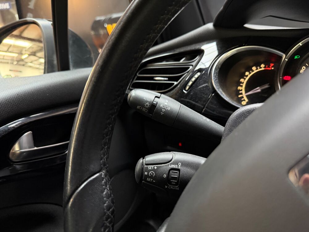 DS3 1.6 VTI 120CH SOCHIC - BVA - MOTEUR &Agrave; CHA&Icirc;NE - CAM&Eacute;RA DE RE 2015 occasion 33320 Eysines