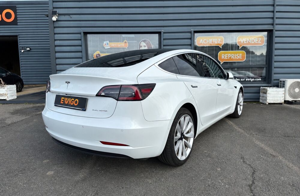 Model 3 LONG RANGE DUAL MOTOR 4WD / SOH 80% 400 Km AUTONOMIE 2019 occasion 44220 Cou&euml;ron