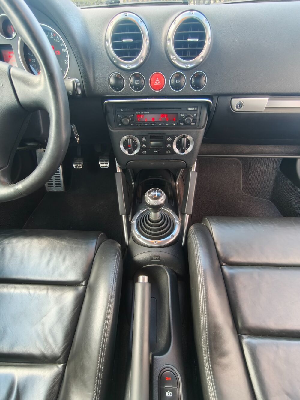 TT COUPE 1.8 T 165 Ch DESIGN EDITION / SELLERIE CUIR 2006 occasion 40000 Mont-de-Marsan