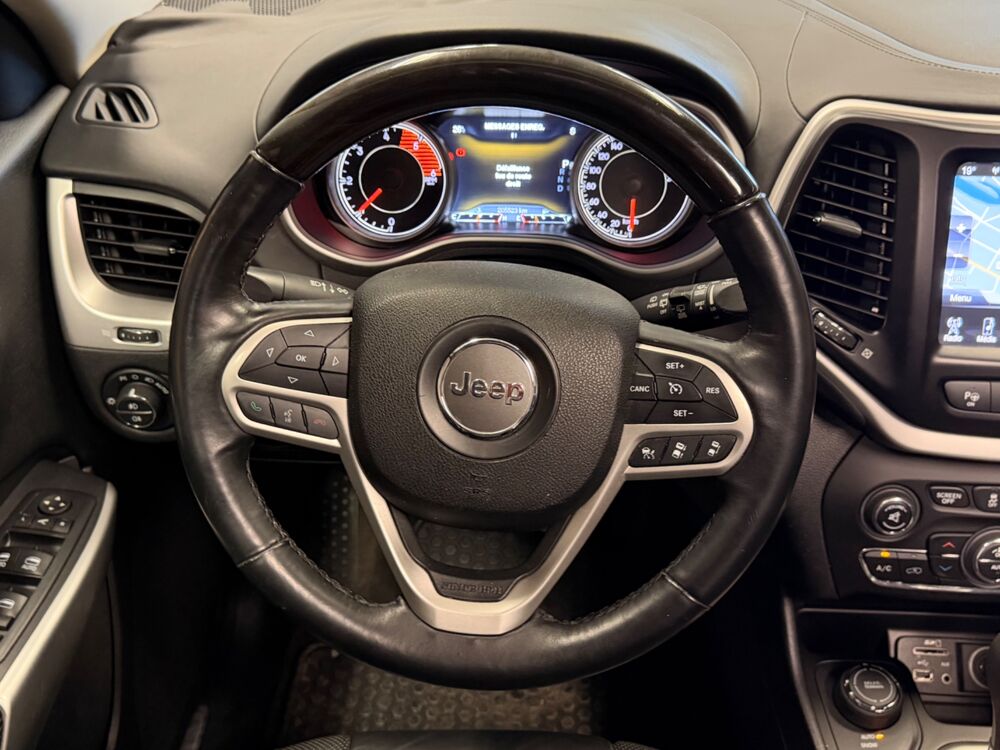 Cherokee 2.2 CRD 200 Ch OVERLAND AWD ACTIVE-DRIVE BVA TOIT OUVRANT/ S 2017 occasion 24750 Tr&eacute;lissac