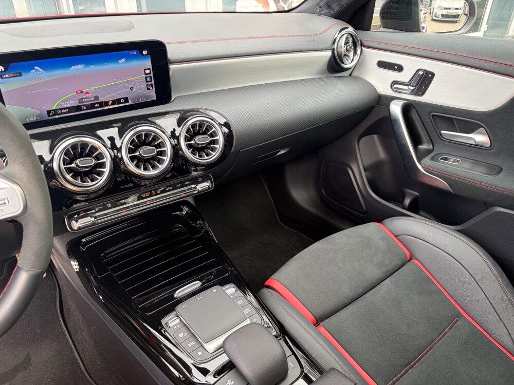 Classe CLA COUPE 2.0 35 305ch AMG 4MATIC 7G-DCT SPEEDSHIFT BVA 2023 occasion 25300 Pontarlier