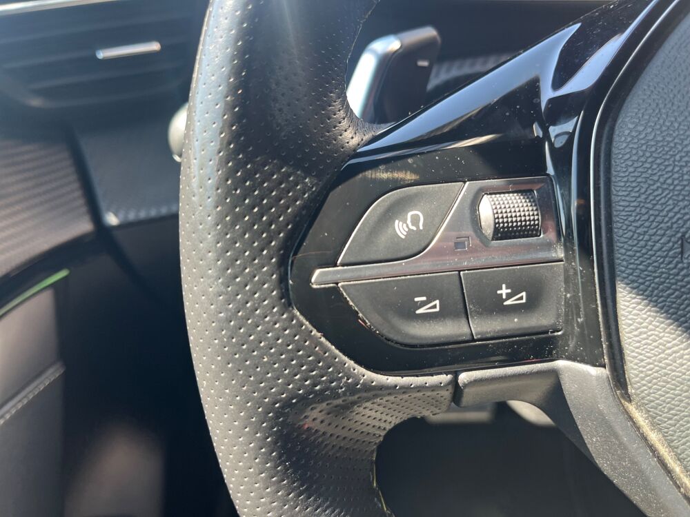208 1.2L PURETECH 130ch GT - APPLE CARPLAY + CAMERA DE RECUL / M 2021 occasion 38420 Le Versoud