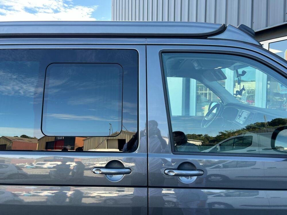 Caravelle Caravaning Van Am&eacute;nag&eacute; Toit Relevable VP T6.1 L1 2.0 TDI 15 2020 occasion 64122 Urrugne