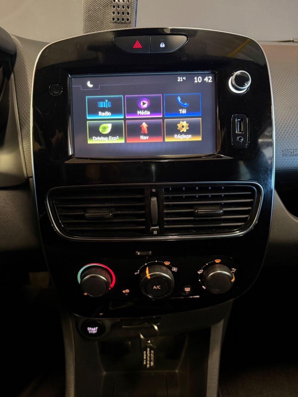 Clio 1.5 DCI 90CH ENERGY LIMITED- PREMIERE MAIN- ENTRETIEN COMPLE 2019 occasion 69400 Arnas