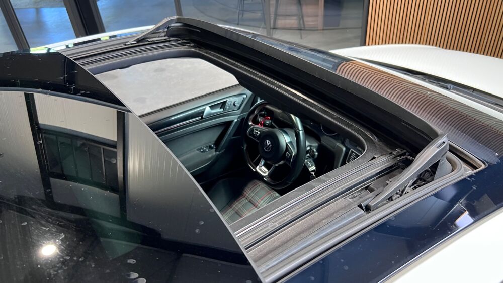 Golf 2.0 TSI 220Ch GTI DSG6 BVA - TOIT OUVRANT - SI&Egrave;GES CHAUFFANT 2015 occasion 33610 Cestas