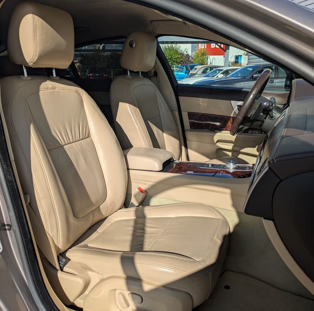 XF S - V6 3.0 D 275ch LUXURY PREMIUM BVA 2010 occasion 25300 Pontarlier