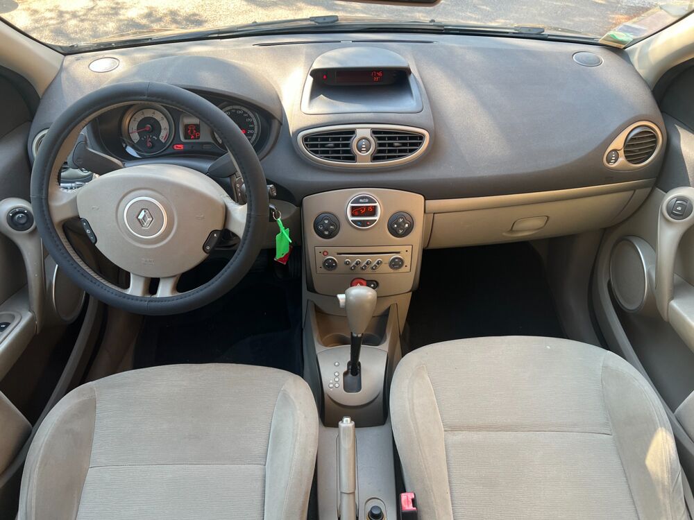 Clio VERSION III PRIVIL&Eacute;GE / 1.6 110 CV / BOITE AUTO / ENTRETIEN 2008 occasion 13009 Marseille