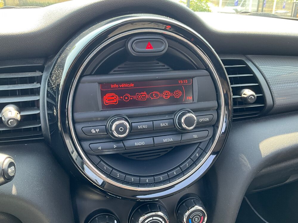 Cooper 1.5 136CH COOPER HATCH 5 PORTES / BLUETOOTH / GARANTIT 6 MOI 2015 occasion 17000 La Rochelle