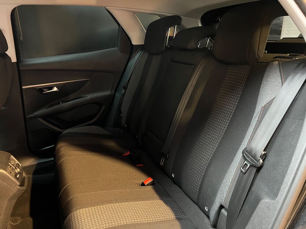 3008 GENERATION-II 1.5 BLUEHDI 130 ACTIVE BUSINESS / CARPLAY / CL 2018 occasion 33320 Eysines