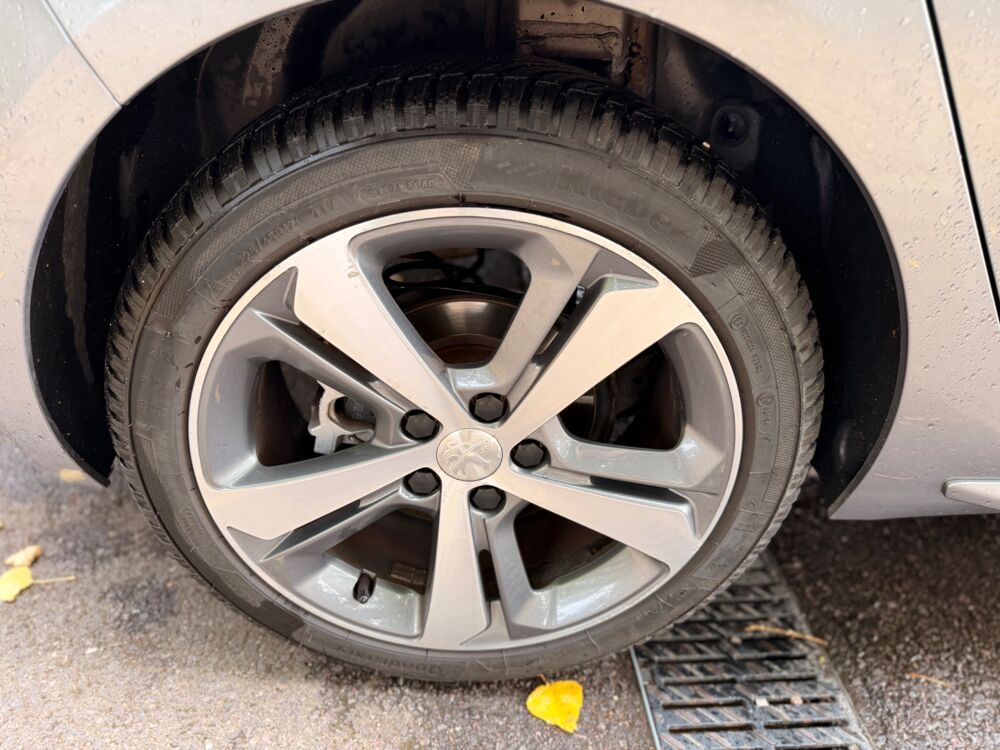 308 GENERATION-II 1.2 PURETECH 110Ch STYLE - DISTRIBUTION NEUVE 2017 occasion 76150 Saint-Jean-du-Cardonnay