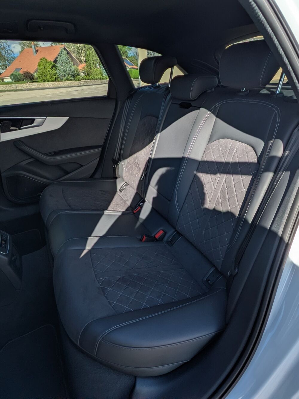 A4 AVANT 2.0 40 TDI 204ch MHEV HYBRID COMPETITION QUATTRO S-TRO 2024 occasion 25300 Pontarlier
