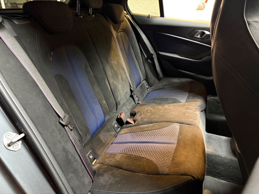 S&eacute;rie 1 1.5 118I 140CH M-SPORT // TOIT OUVRANT // HARMAN KARDON // C 2019 occasion 33320 Eysines