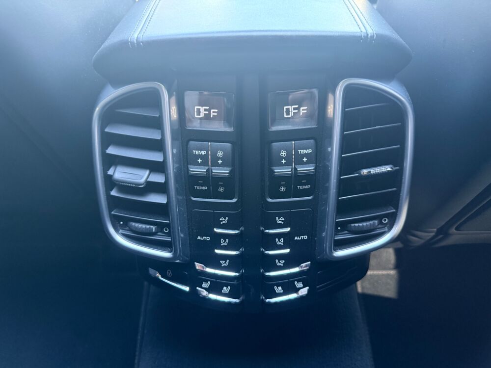 Cayenne 4.8 TURBO 520ch TIPTRONIC-S - TELECOMMANDE CHAUFFAGE DISTANC 2015 occasion 69420 Ampuis