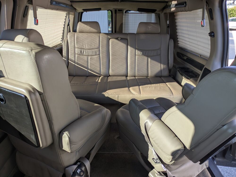 Divers EXPRESS EXPLORER V8 5.3L 300ch 2009 occasion 25300 Pontarlier