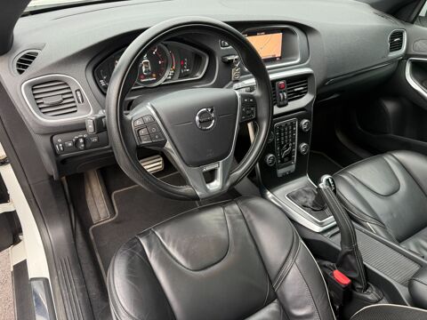V40 D3 2.0 150 ch R-DESIGN GEARTRONIC6 2017 occasion 65290 Juillan