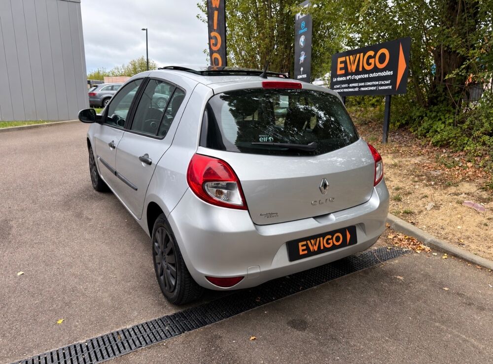 Clio 1.5 DCI 70Ch PRIVILEGE - TOIT OUVRANT - CLIMATISATION 2009 occasion 76150 Saint-Jean-du-Cardonnay