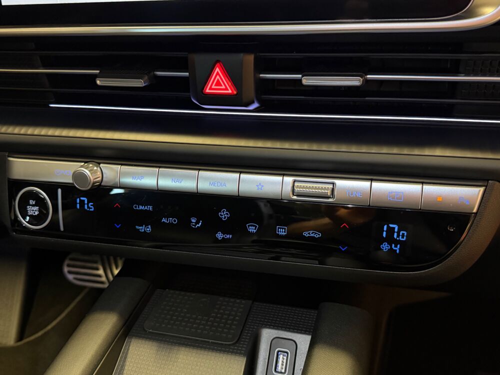 Ioniq 6 ELECTRIC 325 Ch FULL OPTION / RETRO CAMERA / TOIT OUVRANT / 2023 occasion 24750 Tr&eacute;lissac
