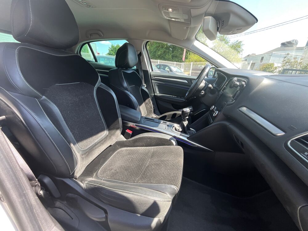 M&eacute;gane IV 1.6 dCi INTENS 130cv ENTRETIEN RENAULT 2016-2020 / EMBRAY 2016 occasion 17000 La Rochelle