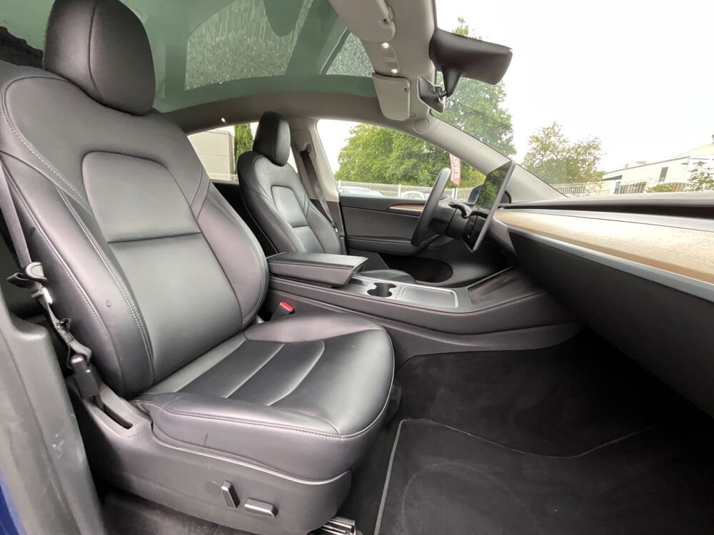 Model Y LONG RANGE DUAL MOTORS 441 CV / 4 roues motrices 2022 occasion 17000 La Rochelle