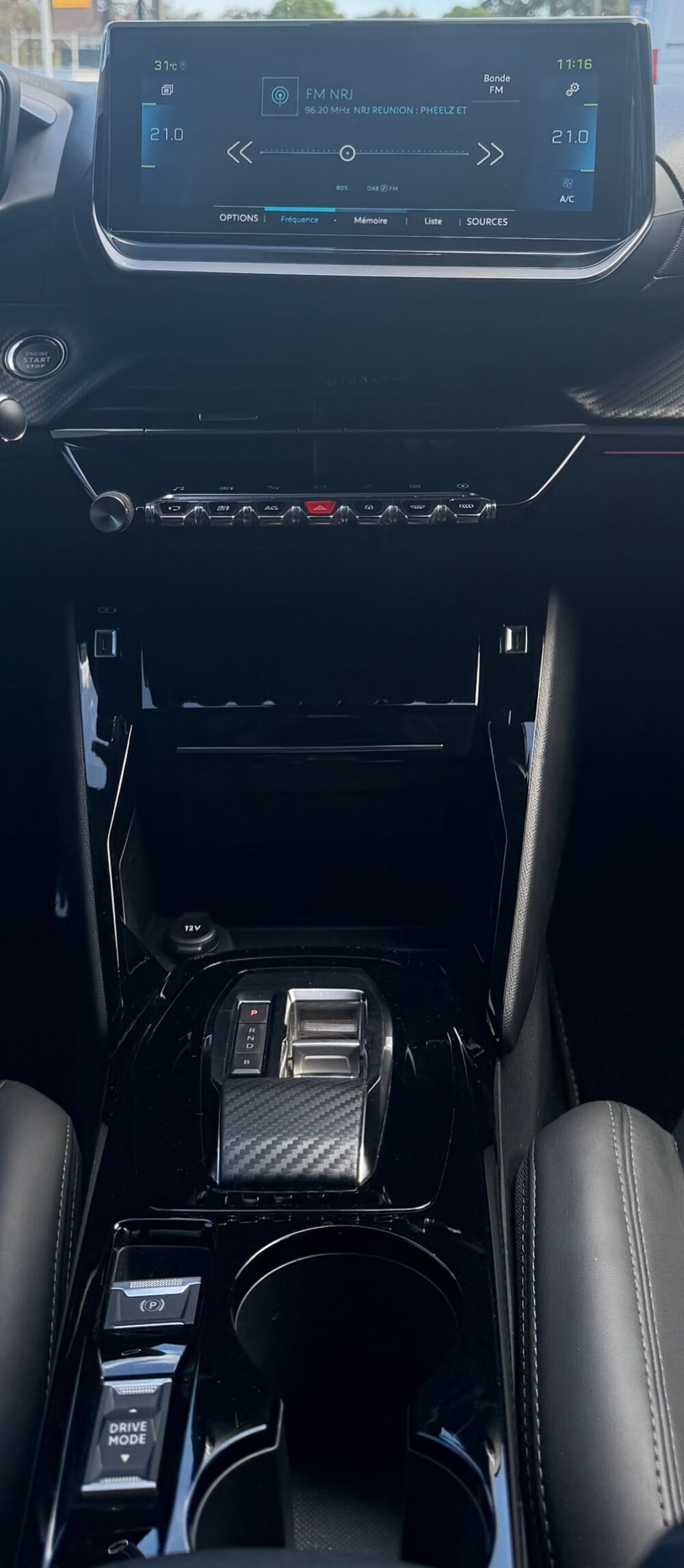 208 II 136 GT PACK 50 KWH + CAMERA 360&deg; + CARPLAY + ACCES MAINS 2022 occasion 97410 Saint-Pierre