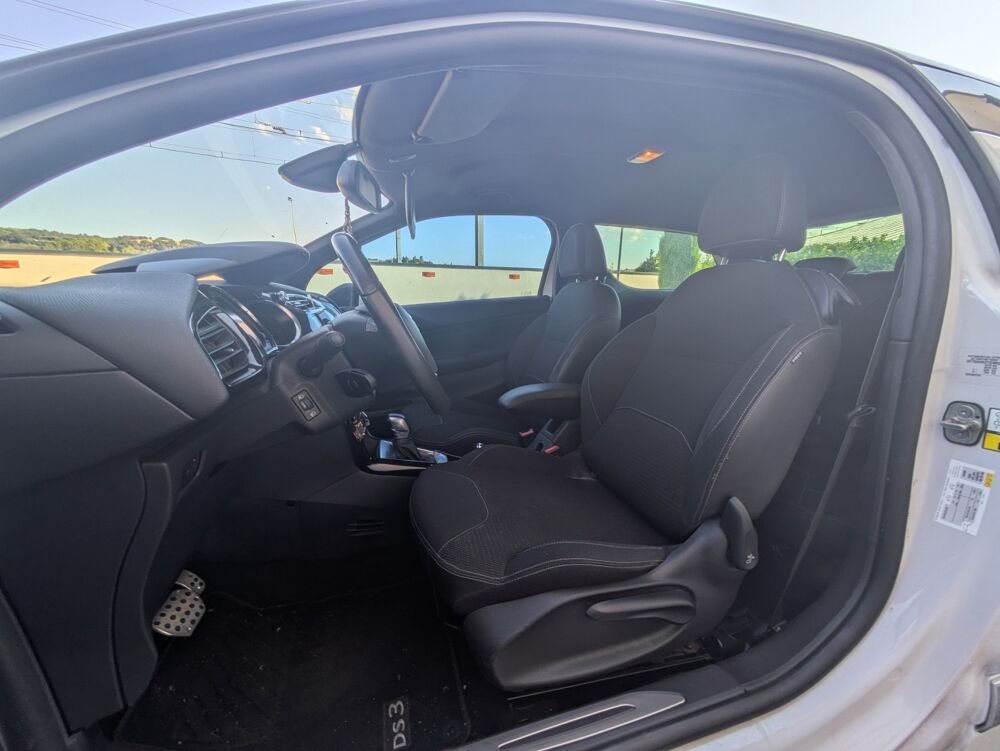 DS3 1.2 PURETECH 110cv CONNECTED CHIC BVA / MOTEUR CHANGEE CITRO 2016 occasion 69420 Ampuis