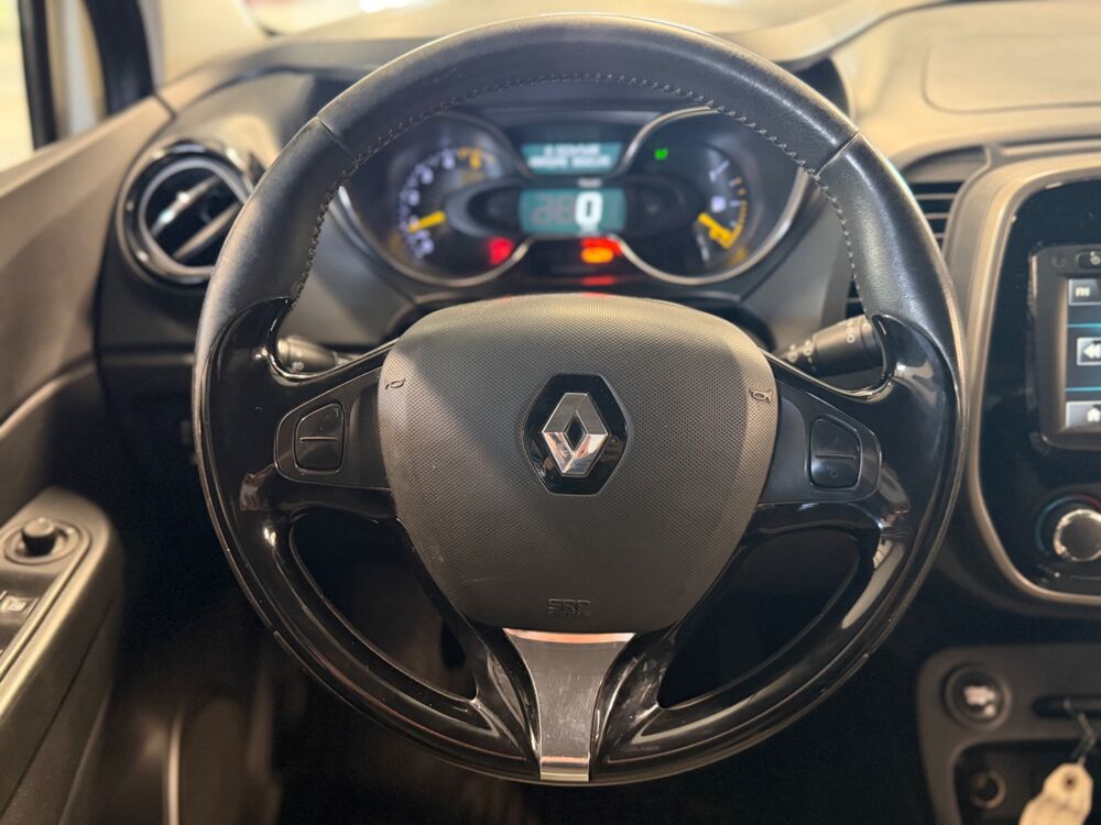Captur 1.5 DCI 90 ECO - BUSINESS - DISTRIBUTION NEUVE - 4 PNEUS NEU 2014 occasion 79000 Niort