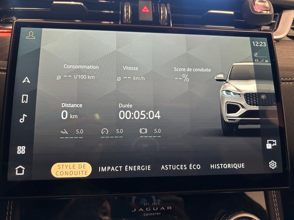 F-PACE 2.0 P400E 404H 300 PHEV 19.2KWH R-DYNAMIC SE AWD BVA 2023 occasion 83600 Fr&eacute;jus