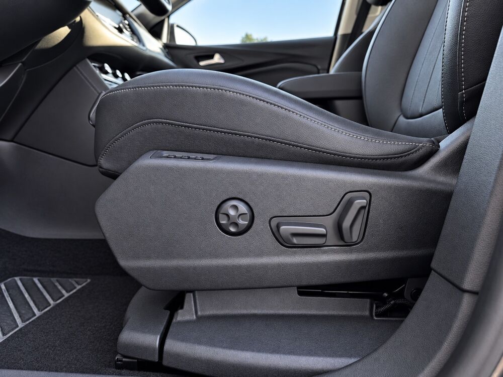 Grandland x 1.2 130Ch - ULTIMATE BVA8 - CARPLAY - SI&Egrave;GES CHAUFFANTS - EN 2019 occasion 26000 Valence