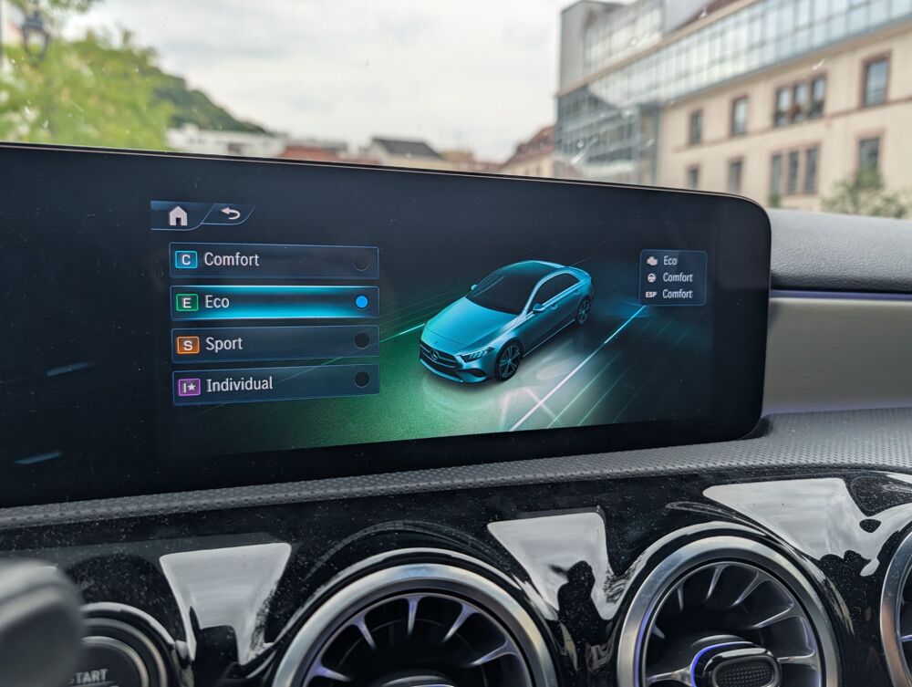 Classe A BERLINE 180D 116ch AMG LINE 8G-DCT BVA - CARPLAY SIEGES ELEC 2024 occasion 57600 Forbach