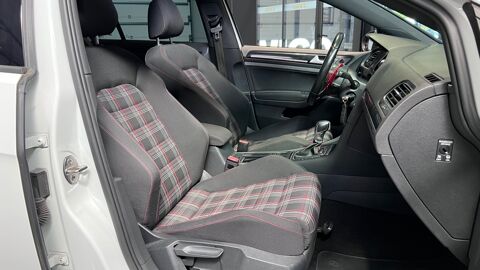 Golf 2.0 TSI 220Ch GTI DSG6 BVA - TOIT OUVRANT - SI&Egrave;GES CHAUFFANT 2015 occasion 33610 Cestas